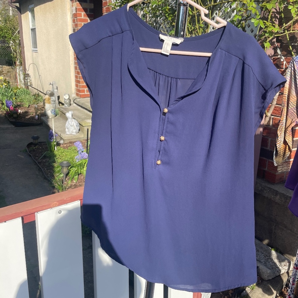 Short sleeve sheer shirt